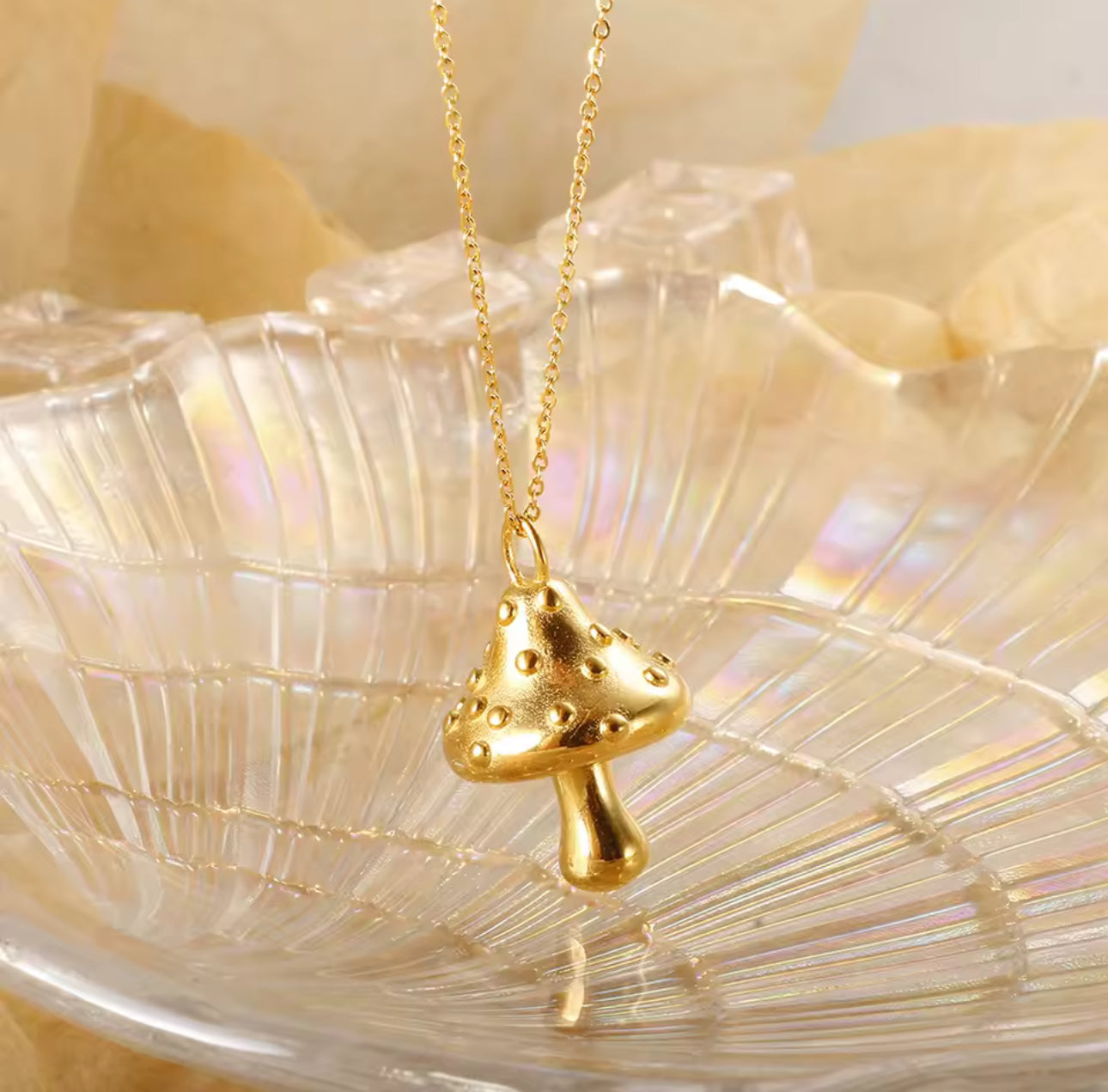 THE GOLDEN SHROOM