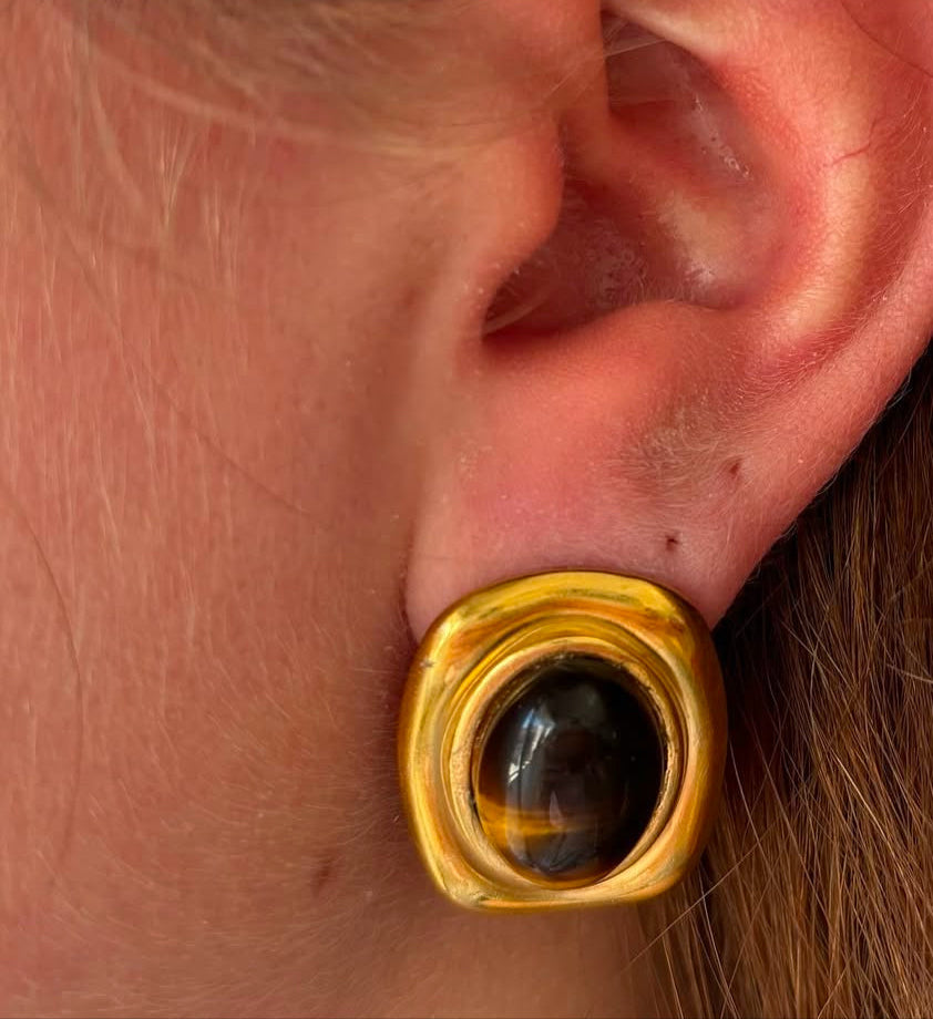 OJO DE TIGRE STUDS